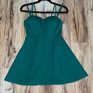 Feiinvan green sweetheart dress